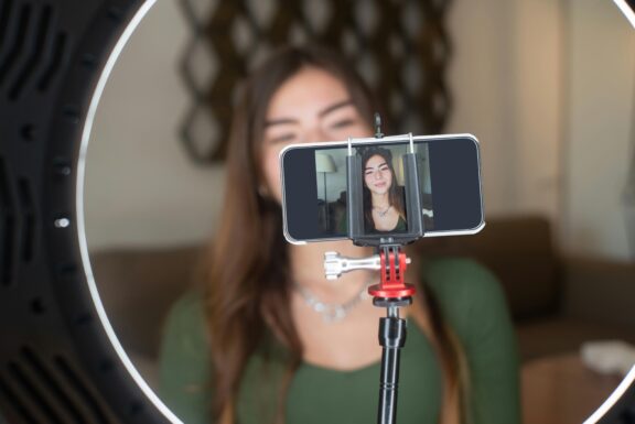 Stripchat Erfahrungsbericht: Mein erster Monat als Camgirl auf Stripchat